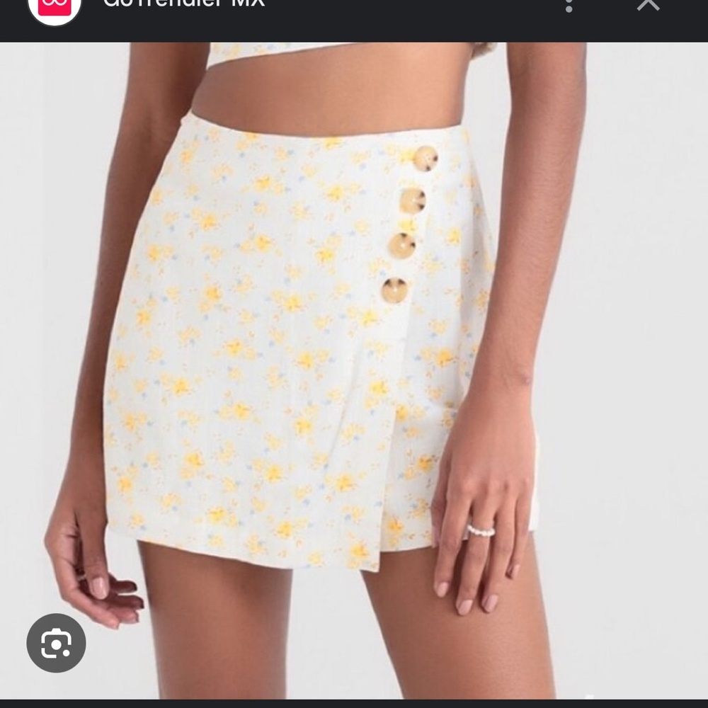 Vintage Aeropostale White and Yellow Floral Skort